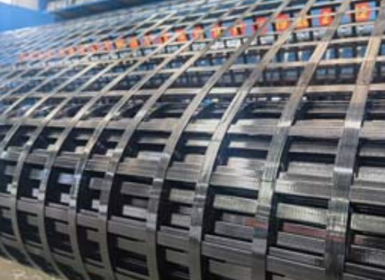 永济钢塑土工格栅：基建“隐形脊梁”的绿色智造与长寿命进化论